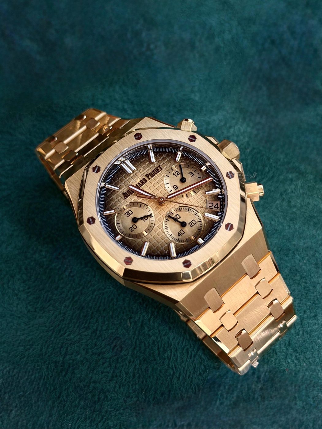 Royal Oak Chronograph fitted with a CLARUS sapphire crystal